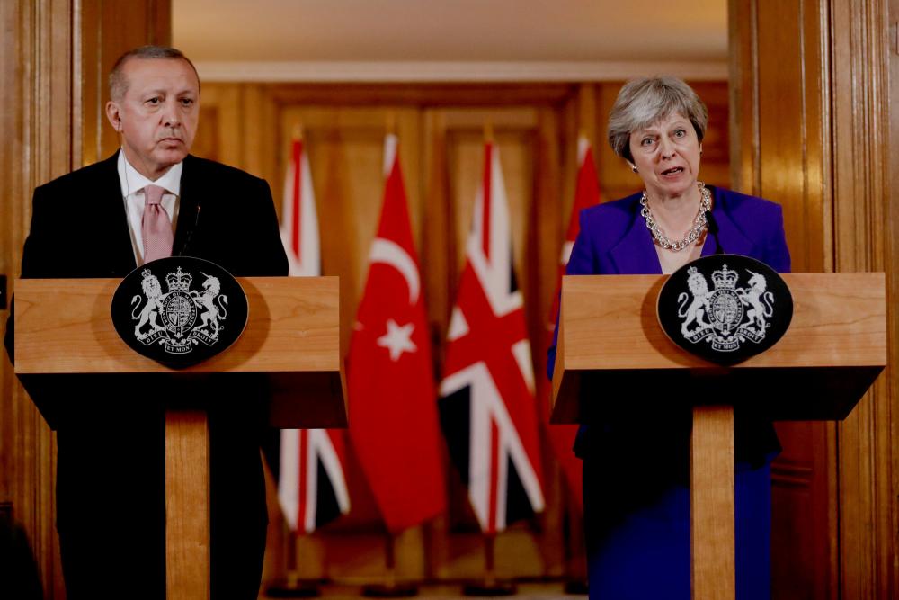 رئيسة وزراء بريطانيا تبحث مع الرئيس التركي القضايا الدولية