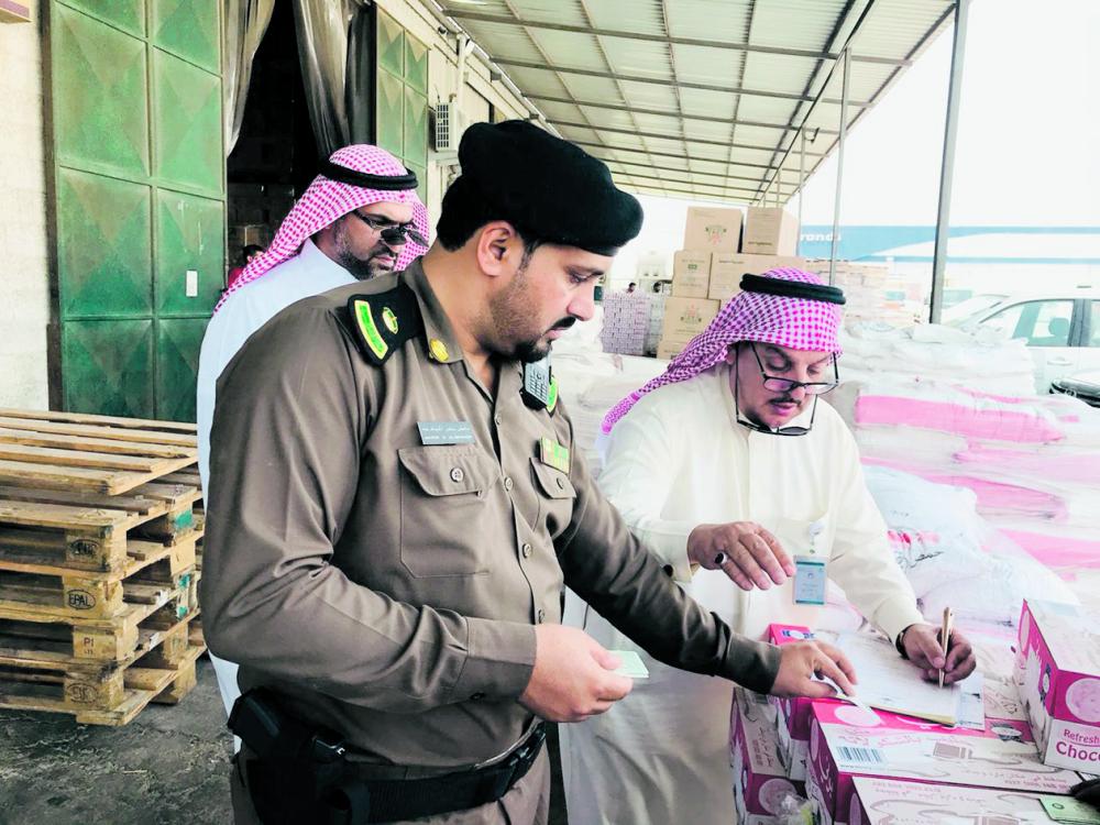6 جهات حكومية تضبطبـ 43 مخالفًا بالقطيف