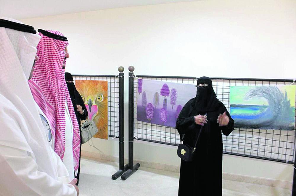 25 عملًا فنيًا بمعرض تشكيلي في بقيق