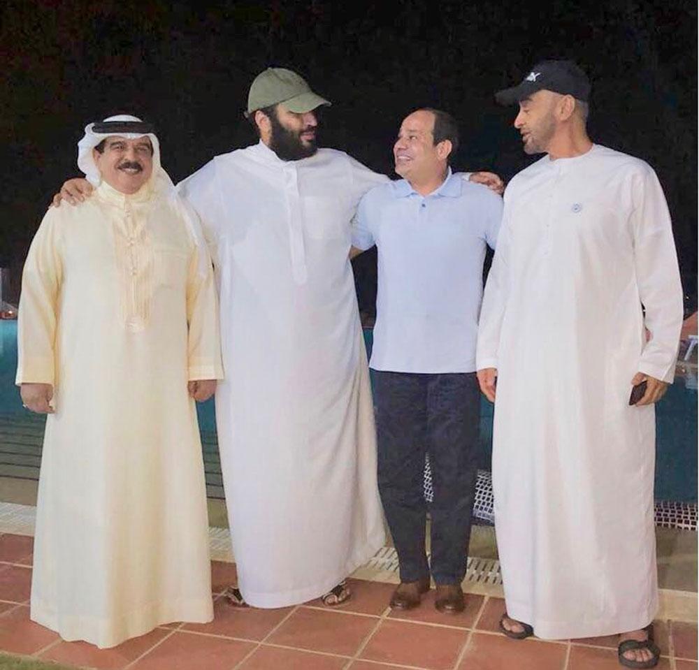 لقاء ودي يجمع ولي العهد والرئيس المصري وملك البحرين وولي عهد أبوظبي