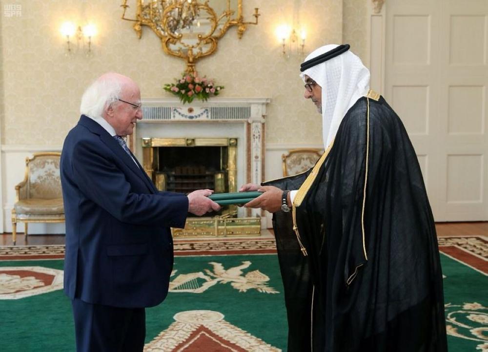 سفير المملكة يسلم أوراق اعتماده للرئيس الإيرلندي