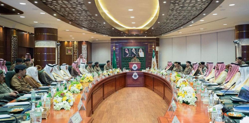 وزير الداخلية يرأس اجتماع اللجنة العليا للعمرة