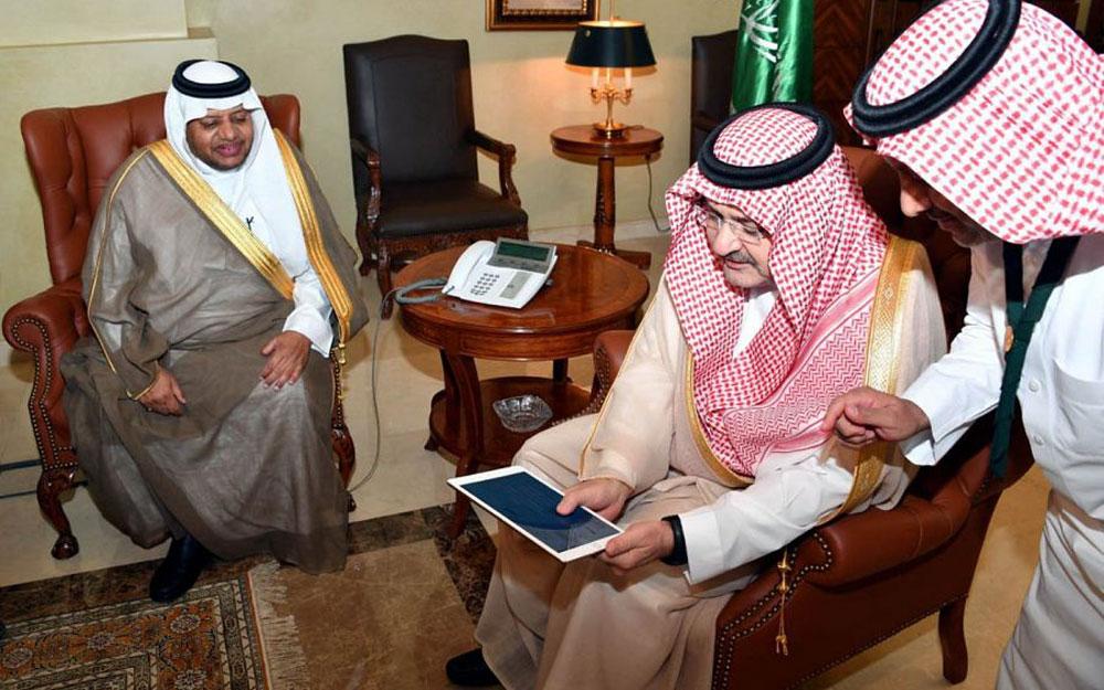 محافظ جدة  يدشن 'لبيك' لخدمة ضيوف الرحمن