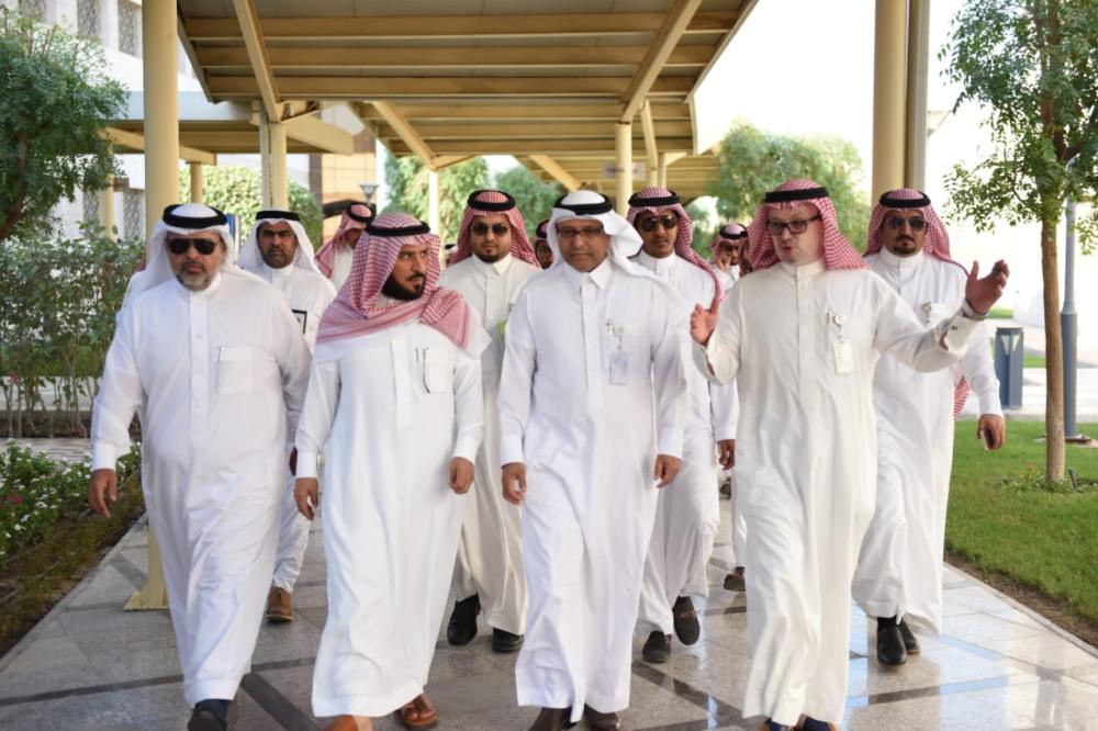 «أصدقاء المرضى» تتبرع لمجمع الأمل بالدمام