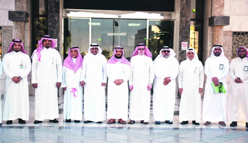 «أصدقاء المرضى» تتبرع لمجمع الأمل بالدمام