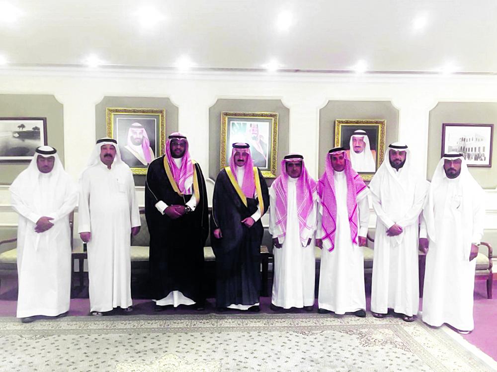 محافظ الأحساء يطلع على مشاريع مياه المحافظة