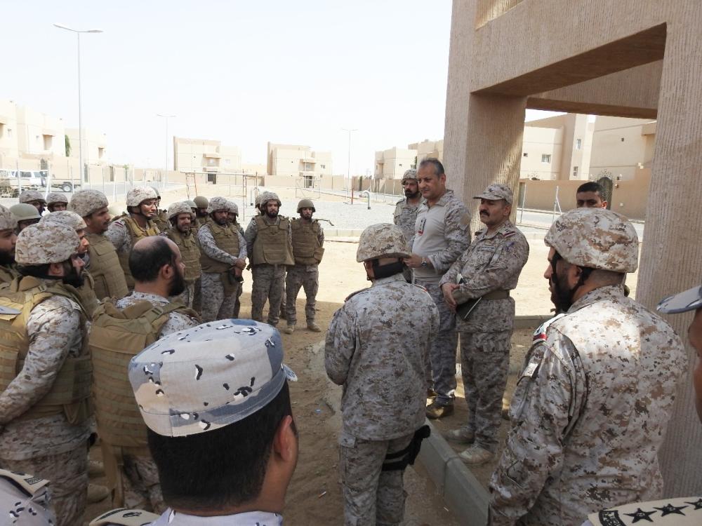 سمو قائد القوات المشتركة يزور الوحدات في منطقة العمليات