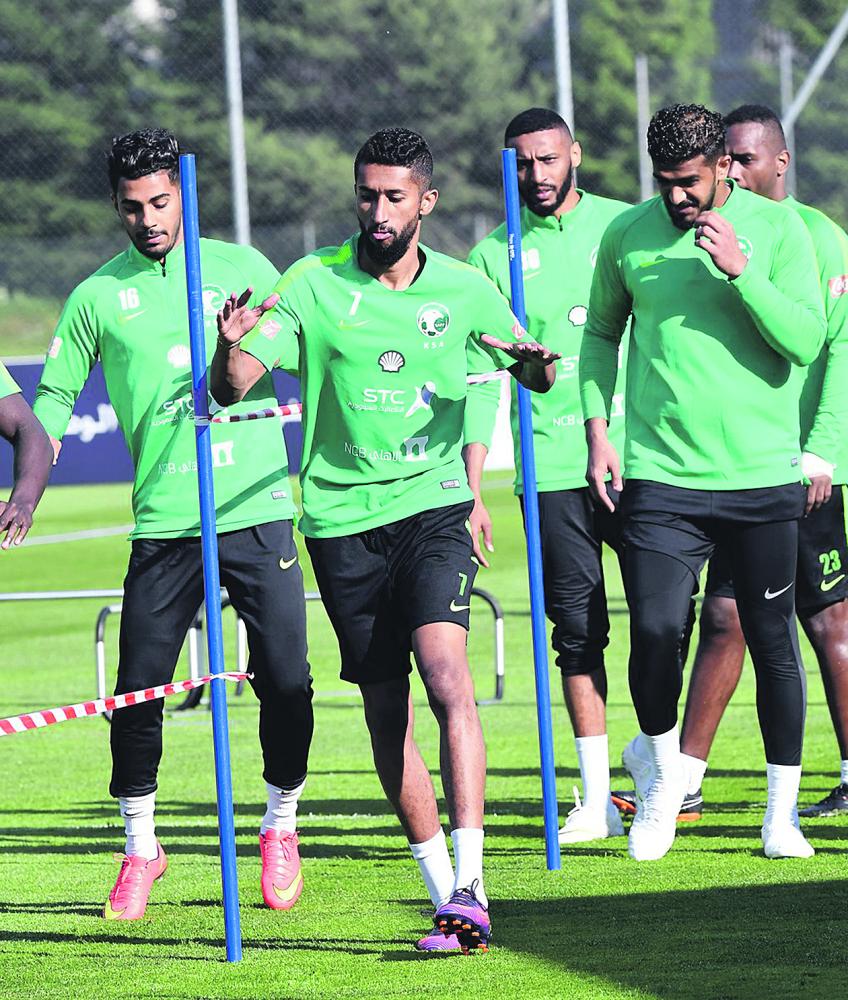 الأخضر يواجه البيرو قبل موقعة المانشافت