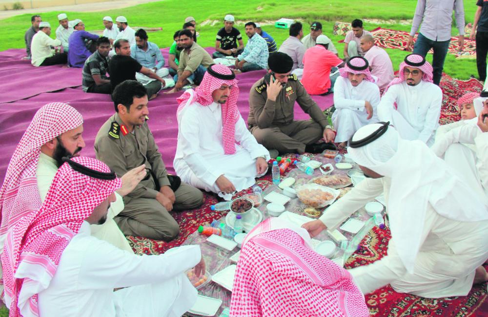 إفطار جماعي للجاليات على مائدة «بلدي النعيرية»