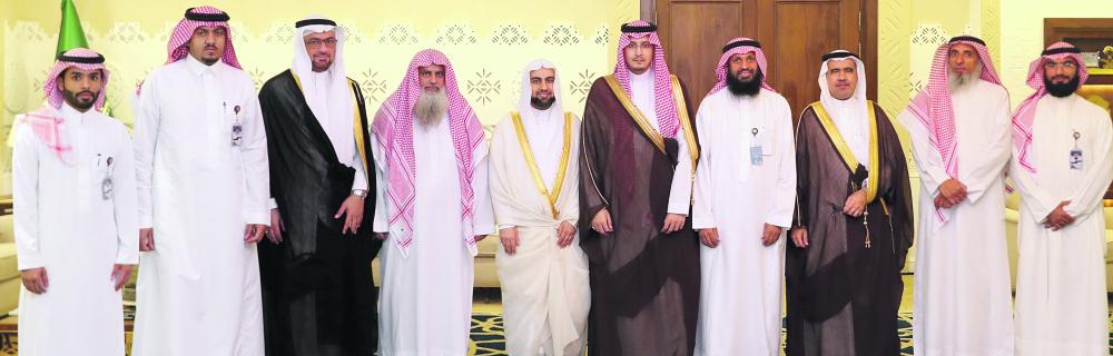 نائب أمير الشرقية يشيد بمبادرات مؤسسة الراجحي الخيرية
