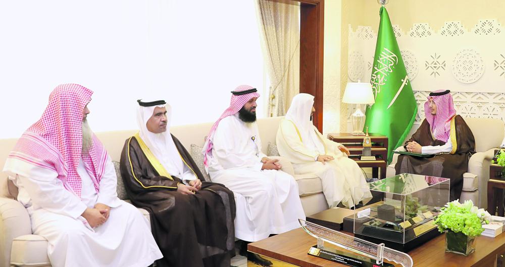 نائب أمير الشرقية يشيد بمبادرات مؤسسة الراجحي الخيرية