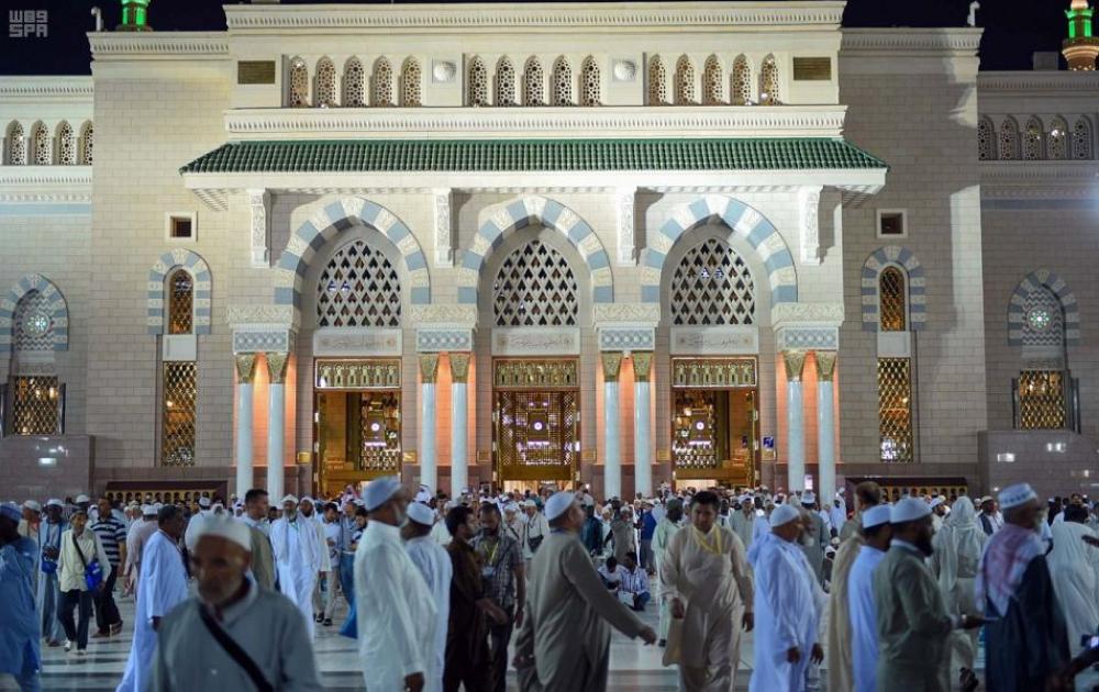 100 باب لخدمة زائري المسجد النبوي