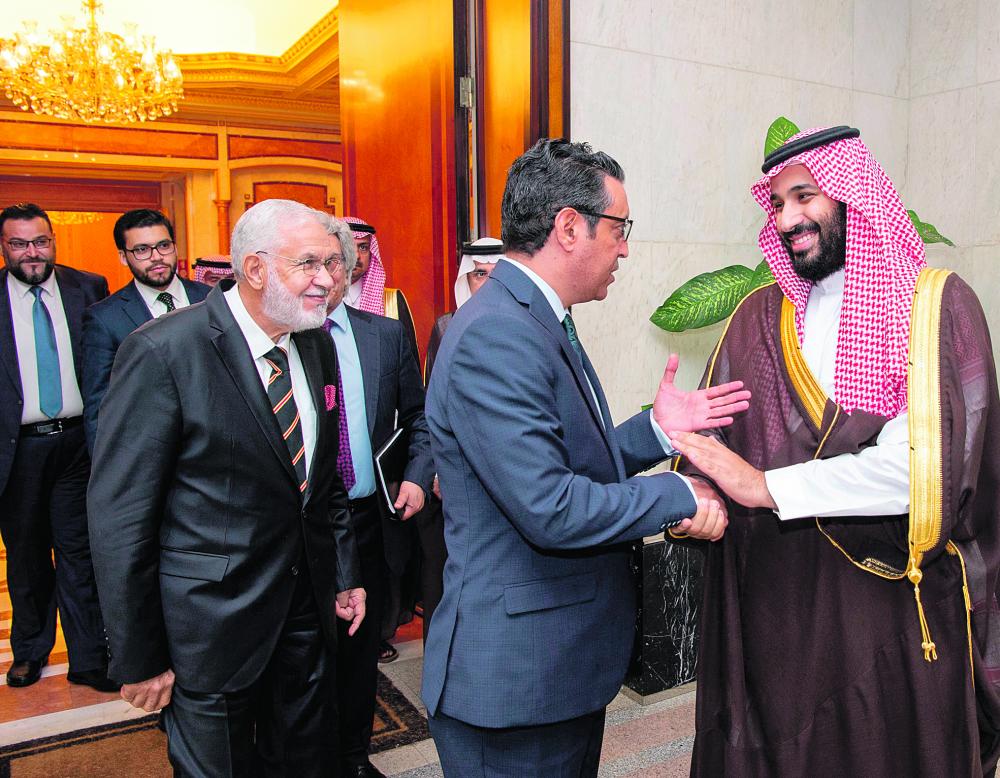 ولي العهد يبحث تطورات الأوضاع على الساحة الليبية