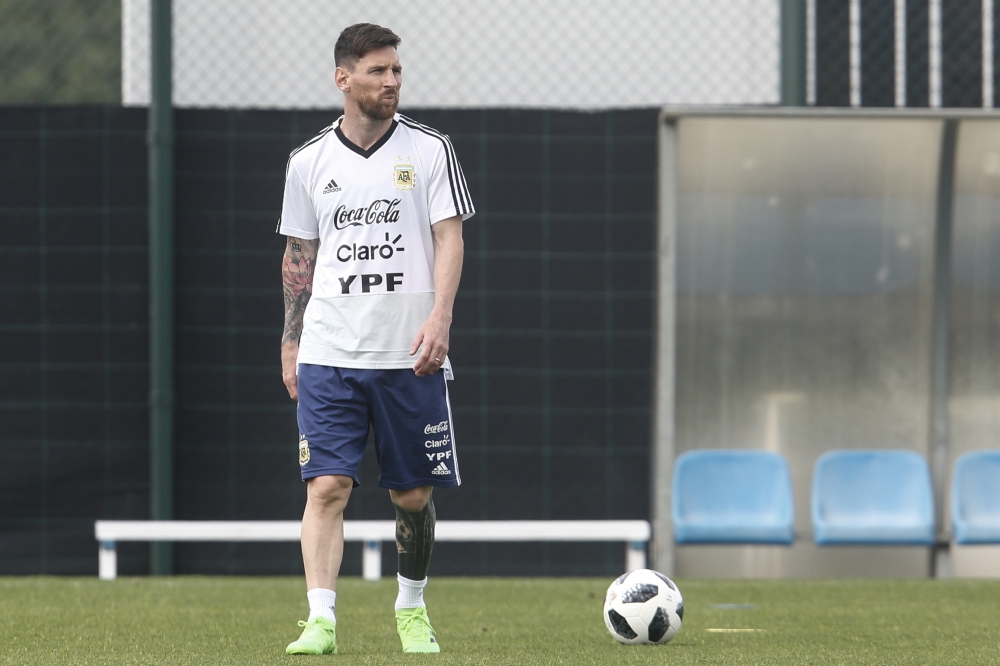 نيري بومبيدو: ميسي لا يمكن أن يفوز وحده بالمونديال