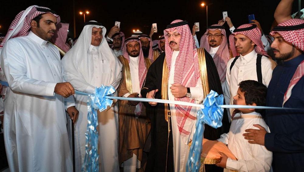 نائب أمير عسير يفتتح مشروع حديقة المطار بأبها