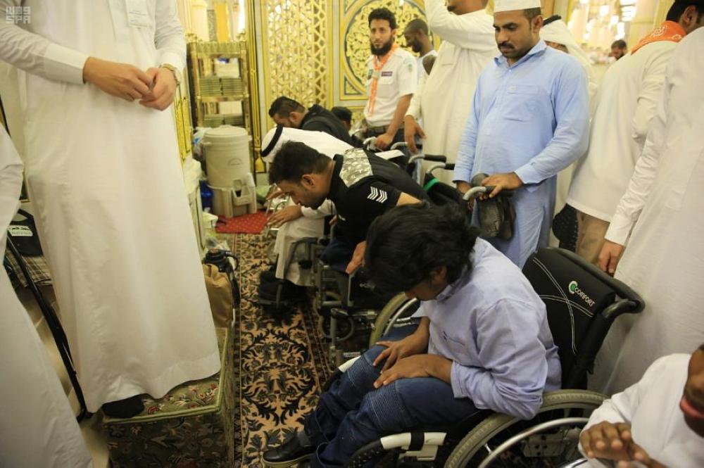 مائدة إفطار لذوي القدرات الخاصة بالمسجد النبوي