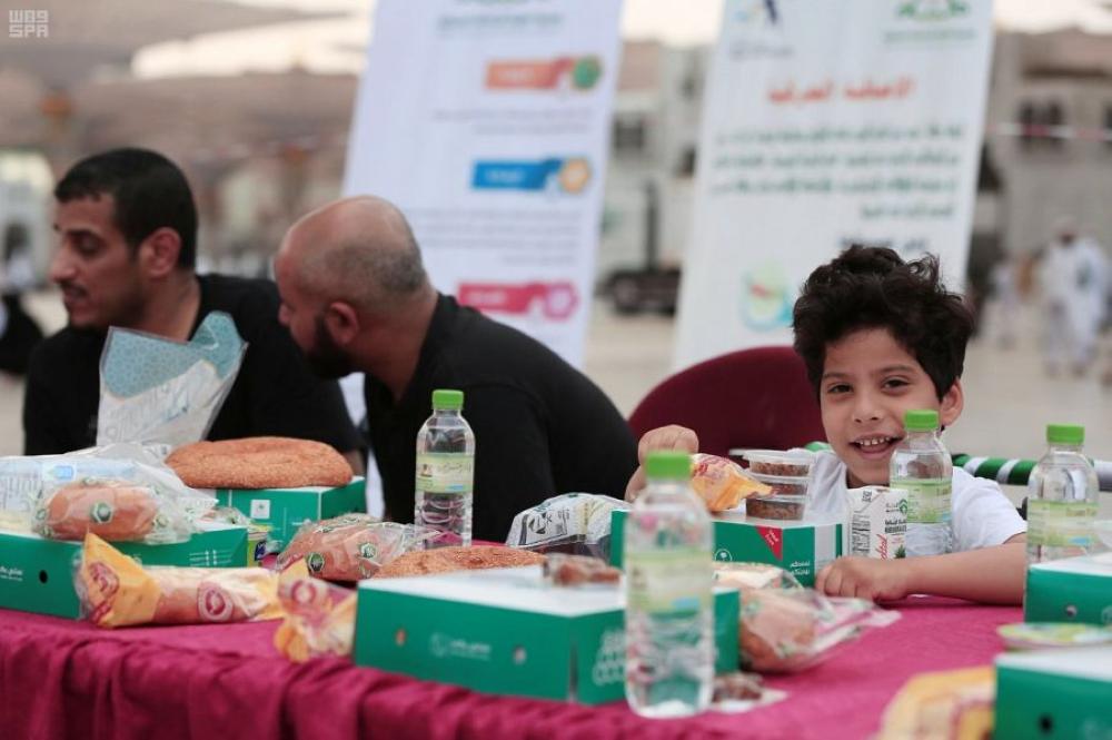 مائدة إفطار لذوي القدرات الخاصة بالمسجد النبوي
