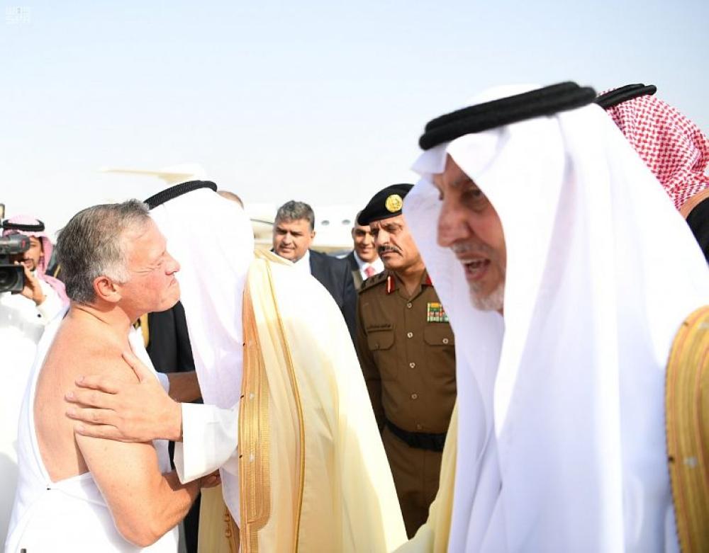 بالصور.. ملك الأردن يصل إلى جدة