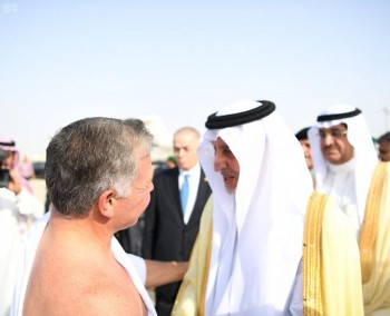 بالصور.. ملك الأردن يصل إلى جدة