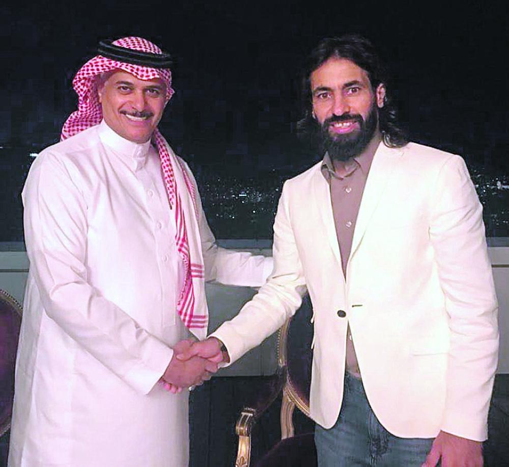 رسميا.. عبدالغني يوقع لأحد