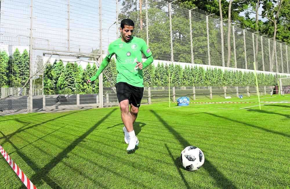 الأخضر أول منتخب عربي يقص شريط الافتتاح