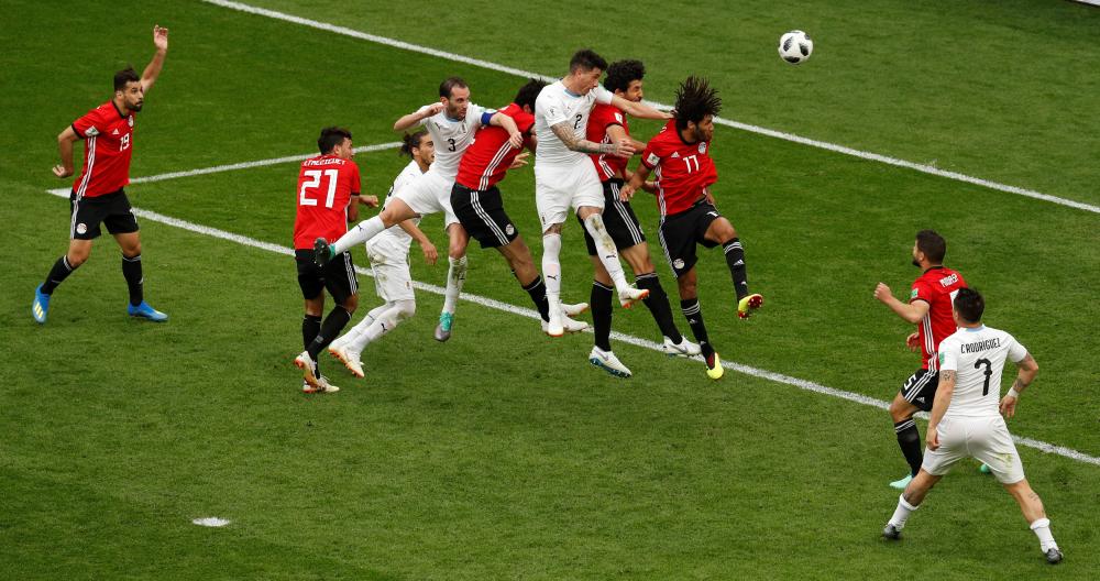 أوروجواي تتغلب على مصر في الوقت القاتل 
