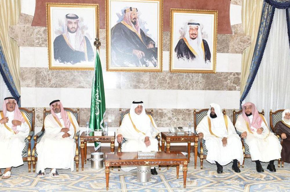 أمير مكة يستقبل جموعاً من المهنئين بعيد الفطر 