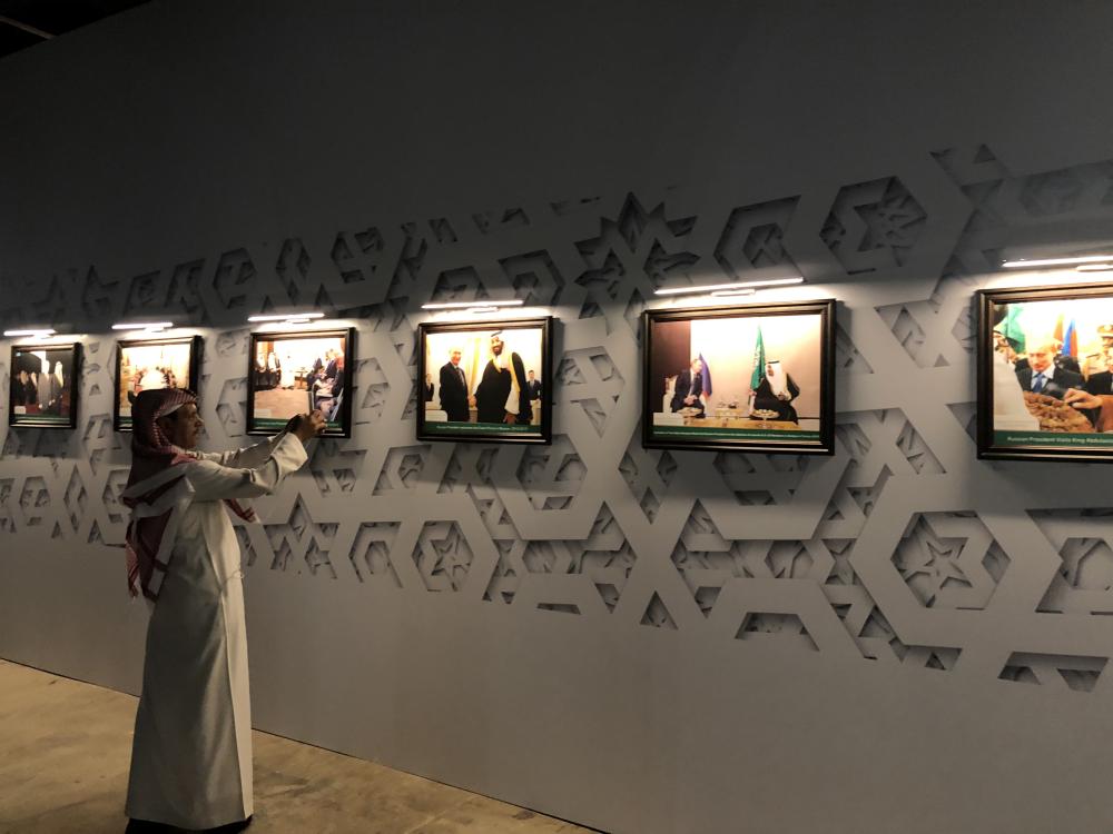 معرض هيئة الثقافة بموسكو يخطف الأنظار