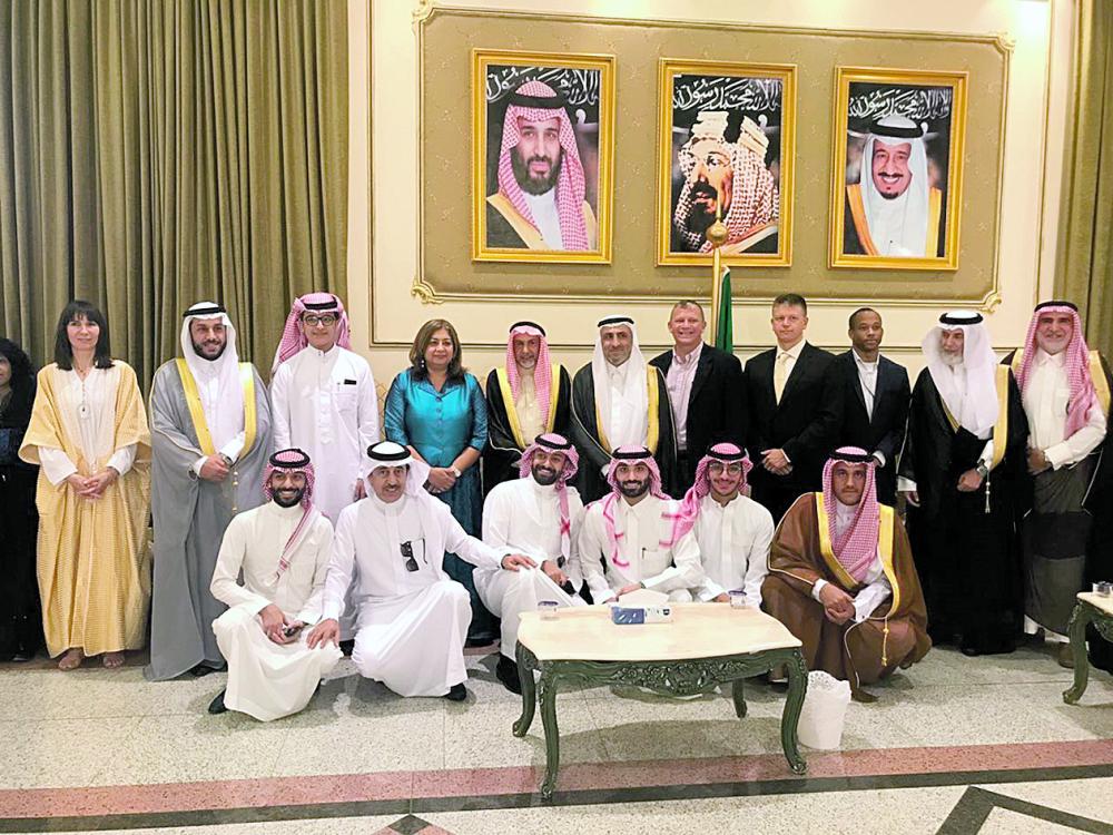مجالس أسر الأحساء تستقبل القنصل الأمريكي