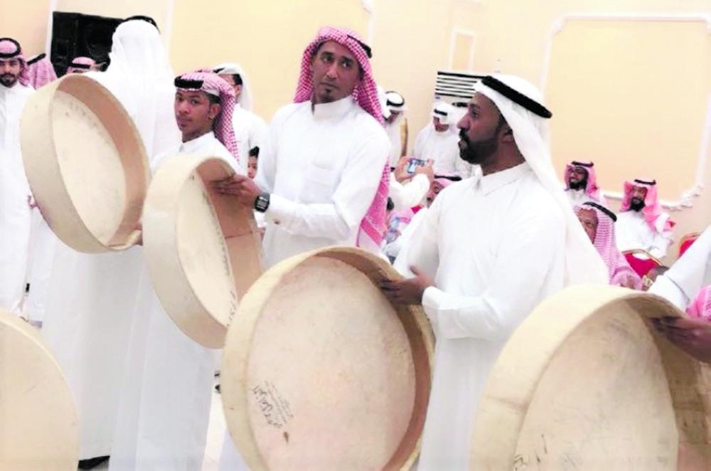 العرضة الشعبية تتصدر احتفالات أهالي الجفر