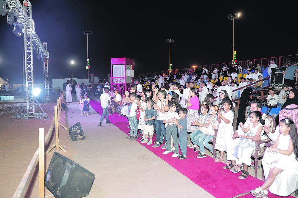 «القرية المغدورة» تجذب الجماهير باحتفالات الرياض