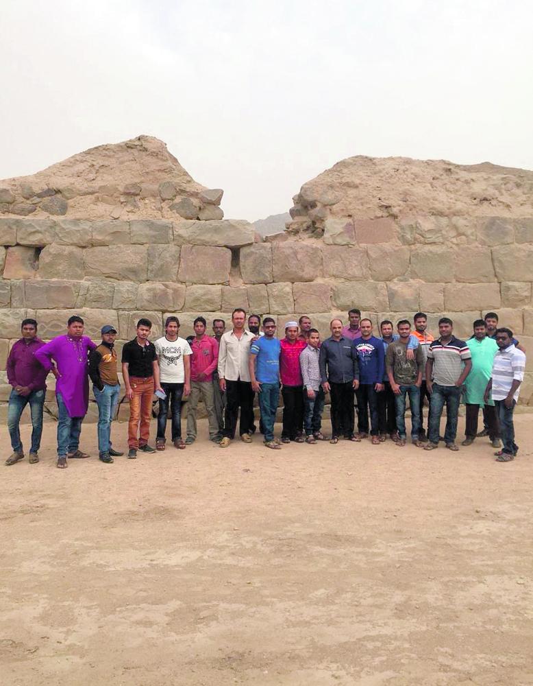 موقع الأخدود الأثري مقصد لزوار نجران
