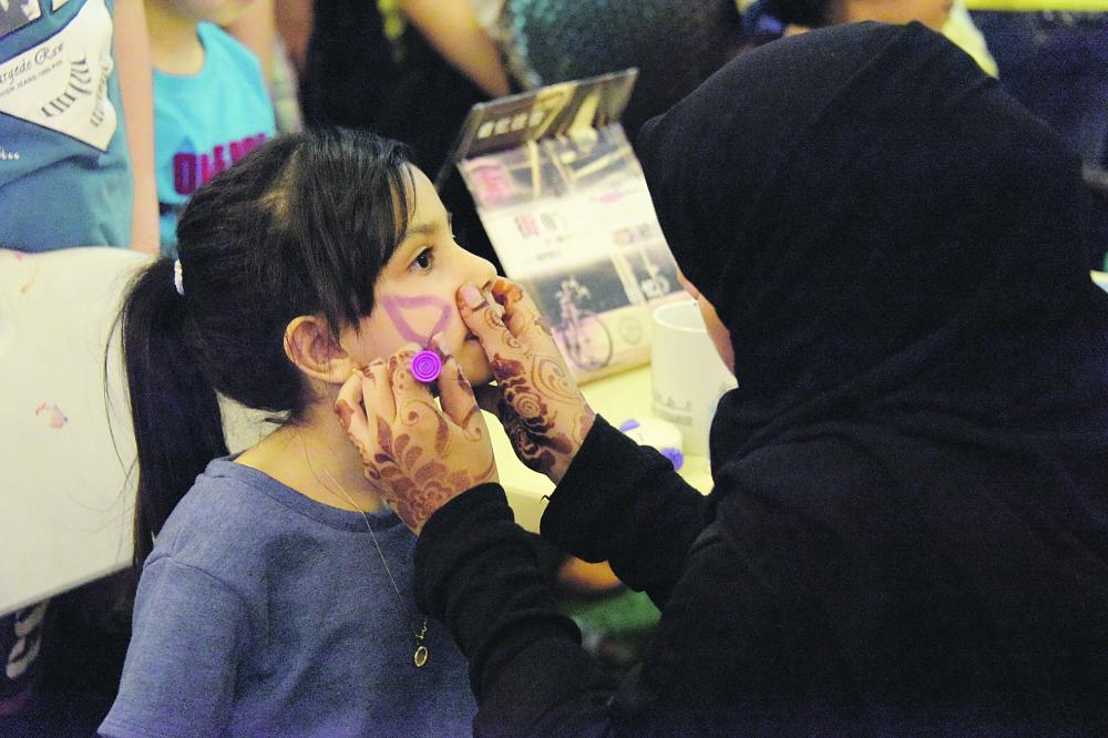 الأطفال .. عنوان العيد الأجمل ومصدر الفرح الأول