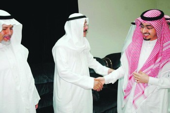 «جامعي الخبر» يعايد منسوبيه