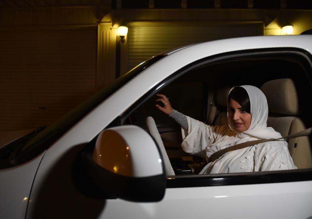 سمر المقرن على مقعد السائق لأول مرة