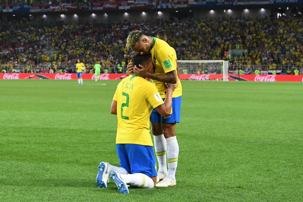 البرازيل تتصدر وتلاقي المكسيك في ثمن النهائي