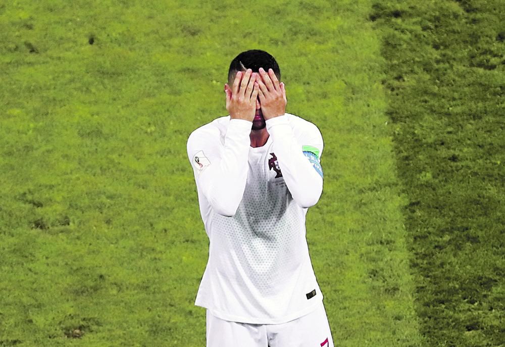ميسي ورونالدو يودعان المونديال