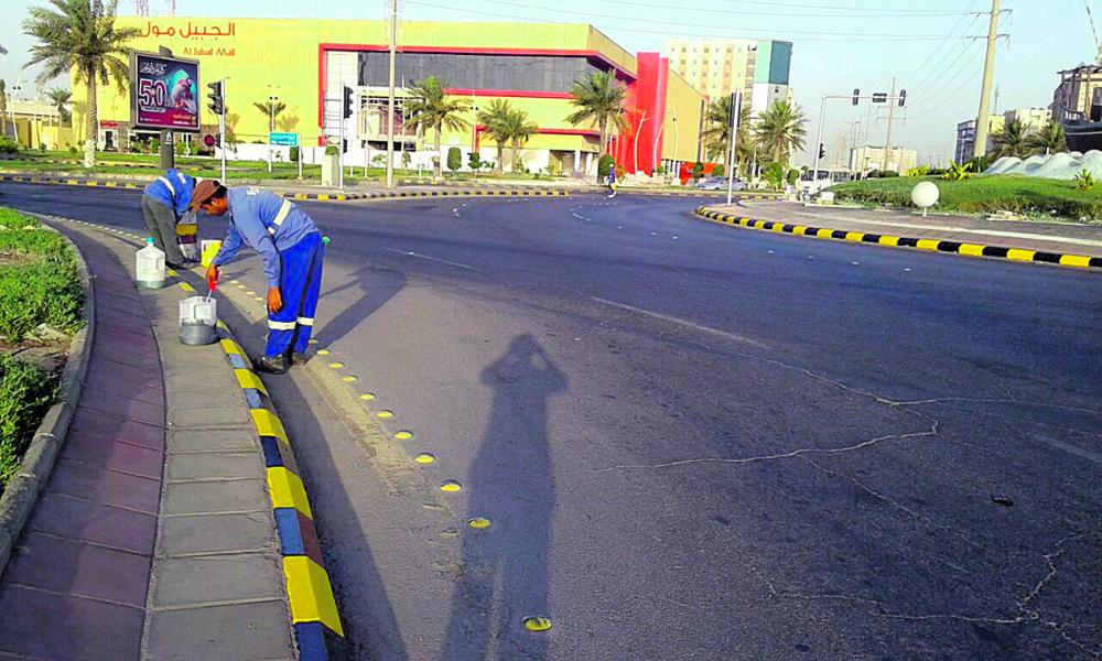 تأهيل شوارع مخطط الحمراء في الجبيل
