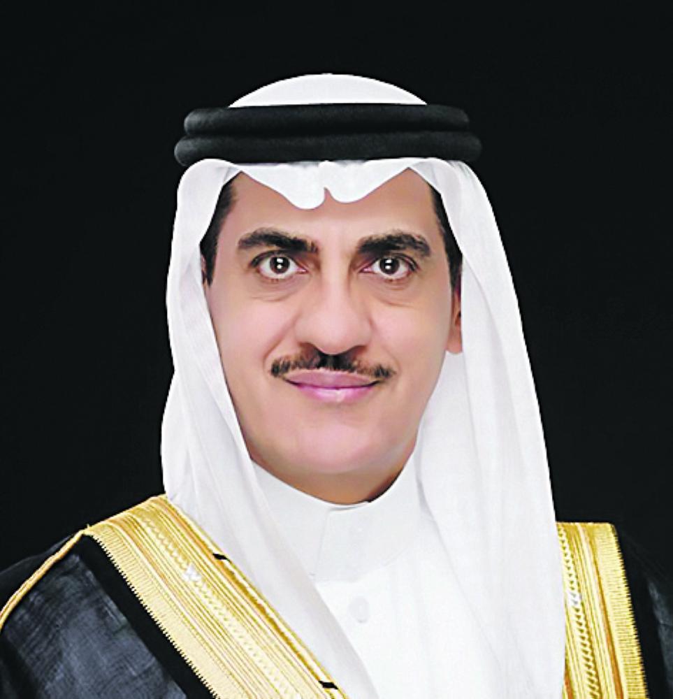 العليو : تطوير المطار والقطار والميناء