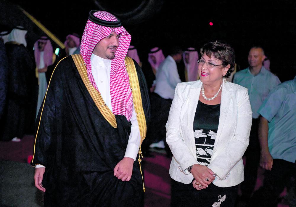 وزير الداخلية يصل إلى جمهورية سيشل