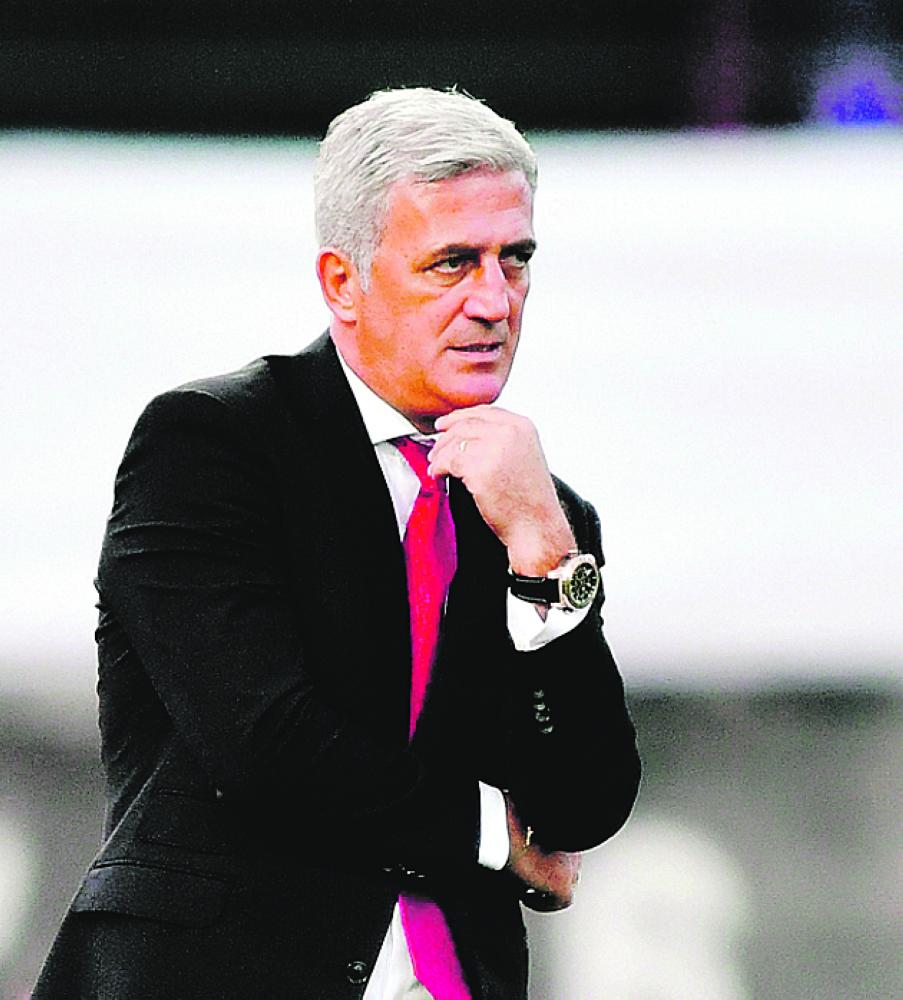 الاتحاد السويسري يتمسك بمدرب المنتخب