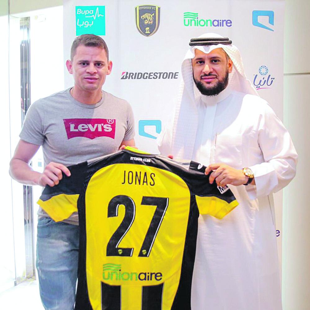 الاتحاد يتعاقد مع الأحمدي والبرازيلي دي سوزا