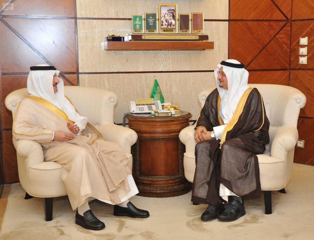 أمير الشرقية يستقبل مدير جامعة حفر الباطن الجديد