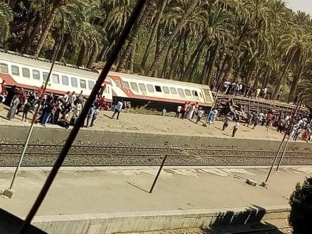 ارتفاع مصابي حادث القطار في مصر إلى 55 شخصاً