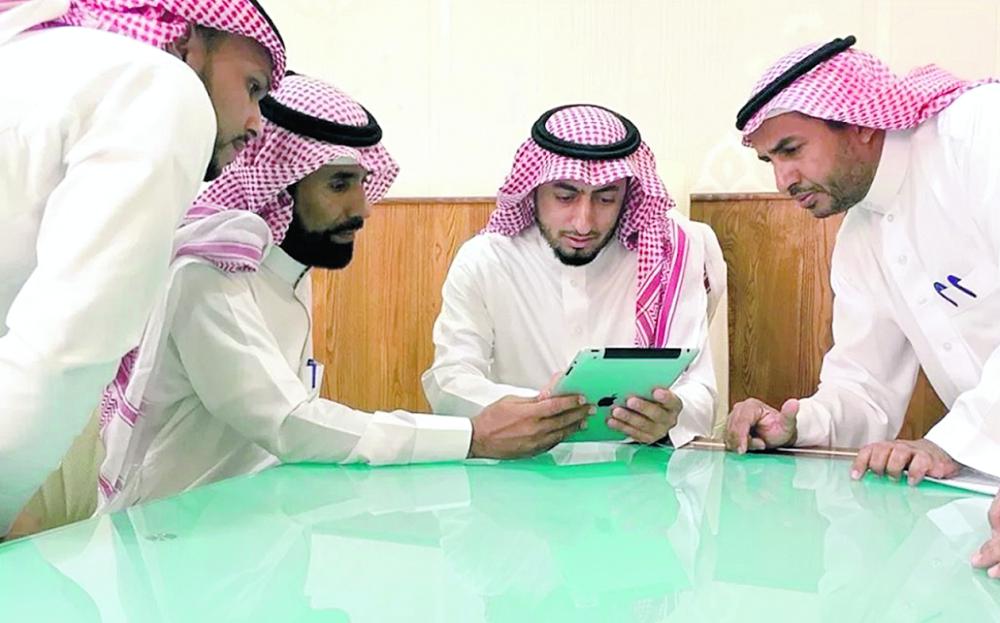 اعتماد حركة النقل الداخلي لمعلمي الأفلاج