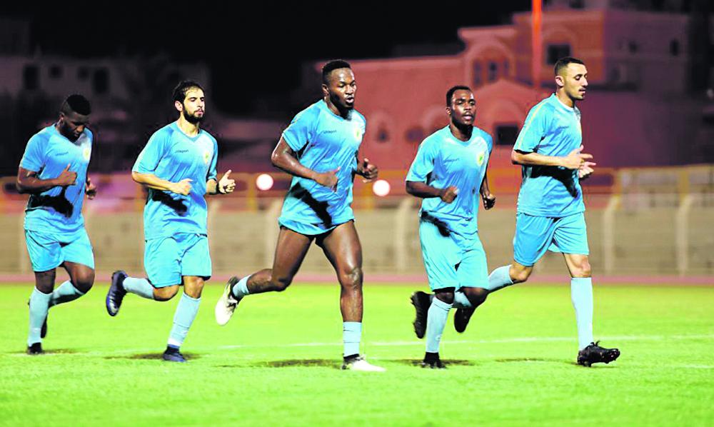 هلال يرفع لياقة لاعبي الخليج ويواصل المناورات