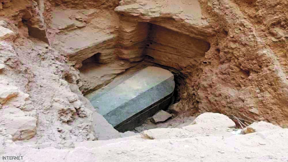 الكشف عن محتويات تابوت غامض في مصر
