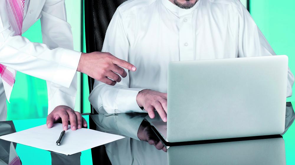 «هيئة الاتصالات» تلزم الشركات بتوطين الإدارات العليا