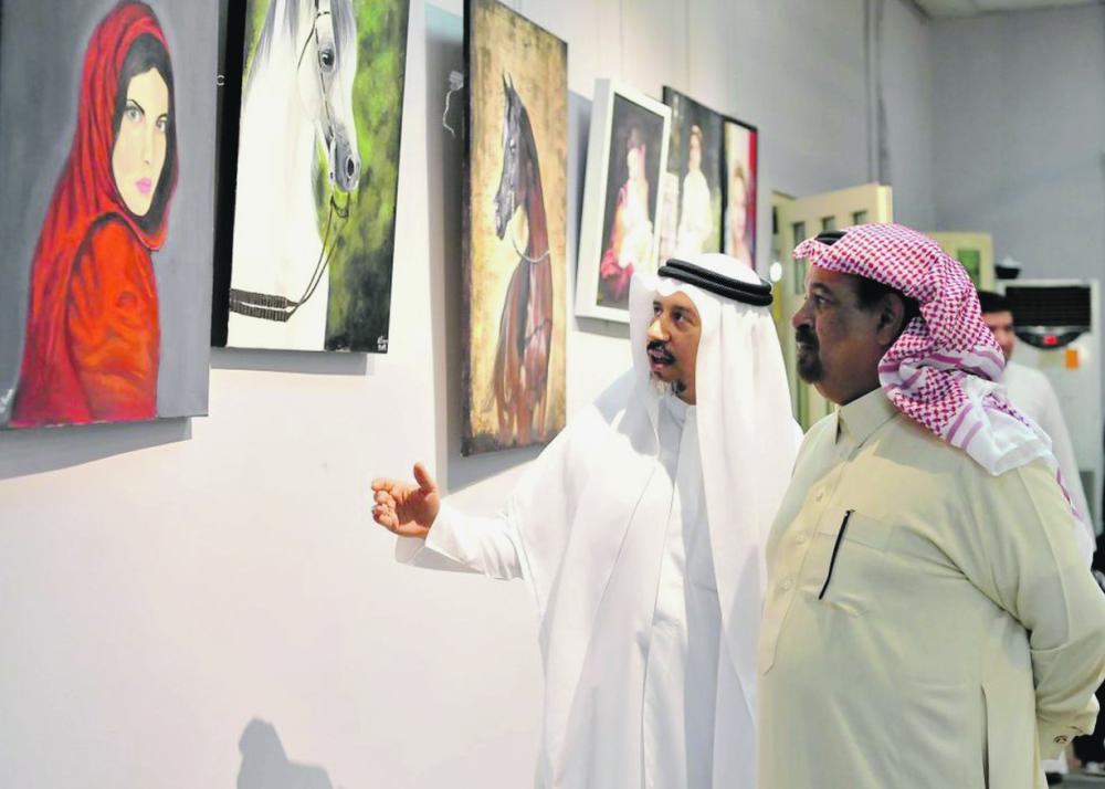 الشعر والتشكيل يجتمعان في «فنون الدمام»