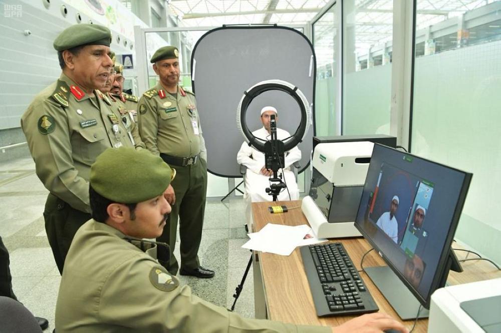 مدير الجوازات للعاملين بمطار جدة: حسن التعامل مع الحجاج